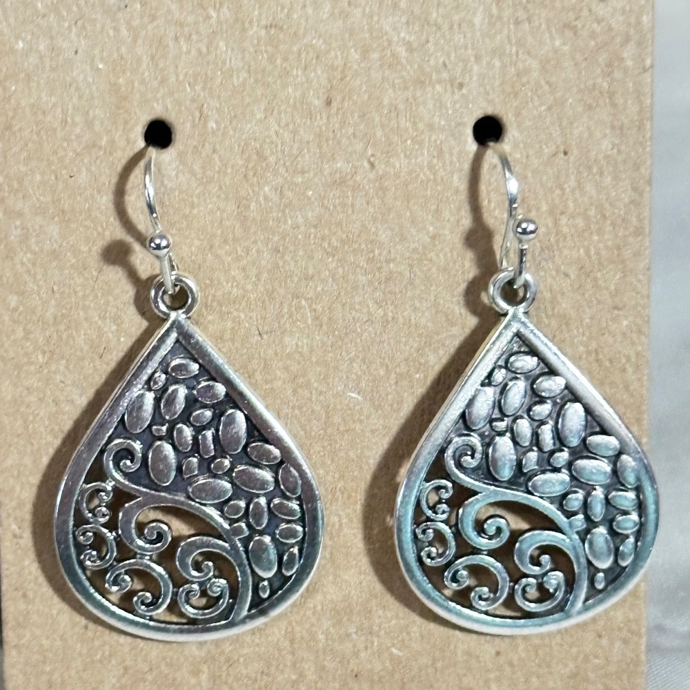 Silver tone water droplet 1/2 filigree & 1/2 pebbled hook earrings NWOT